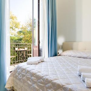 Camera con letto king size